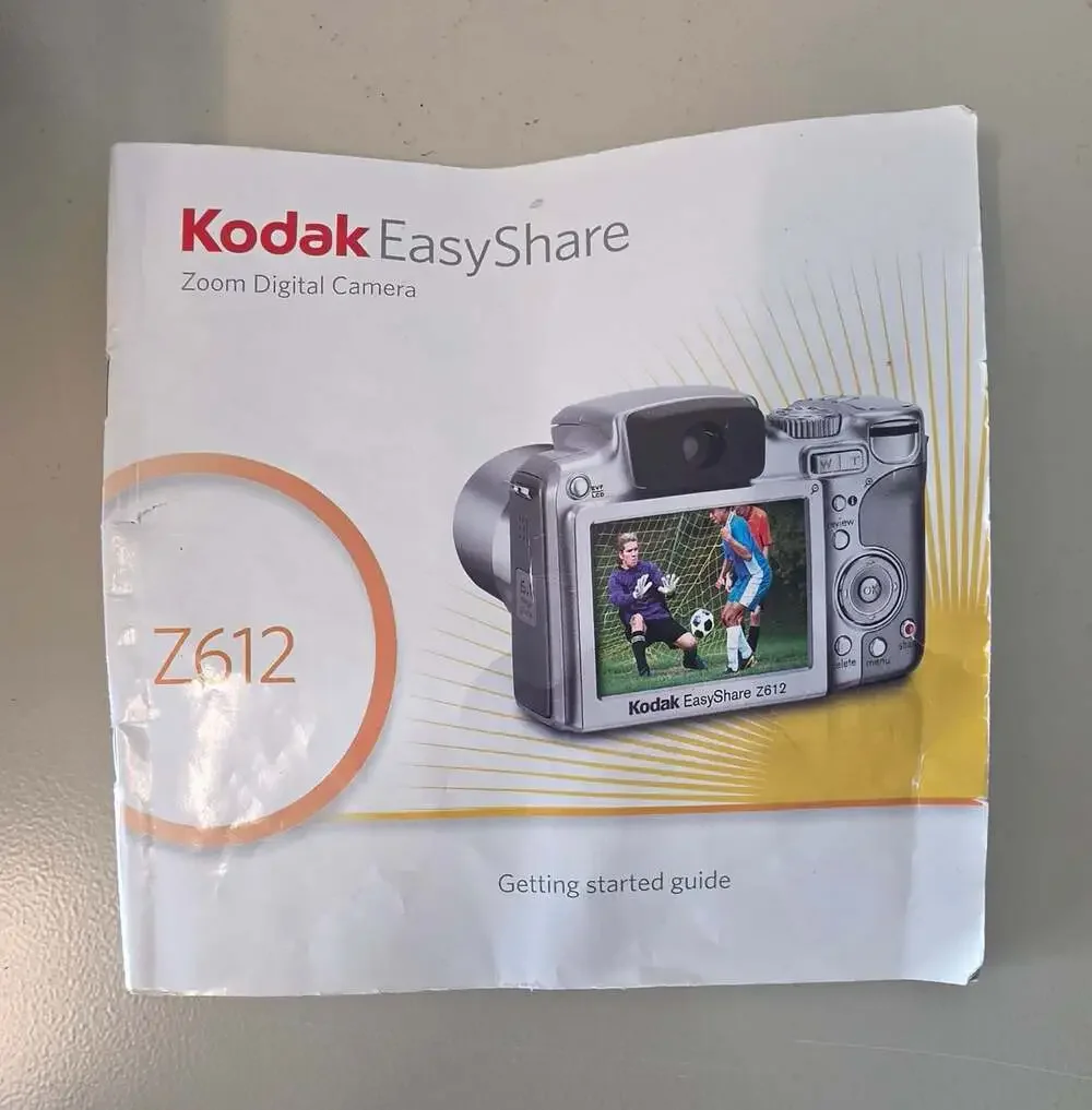Kodak EasyShare Z612 Digital Camera Bundle with Bag Charger and Manual Tested!